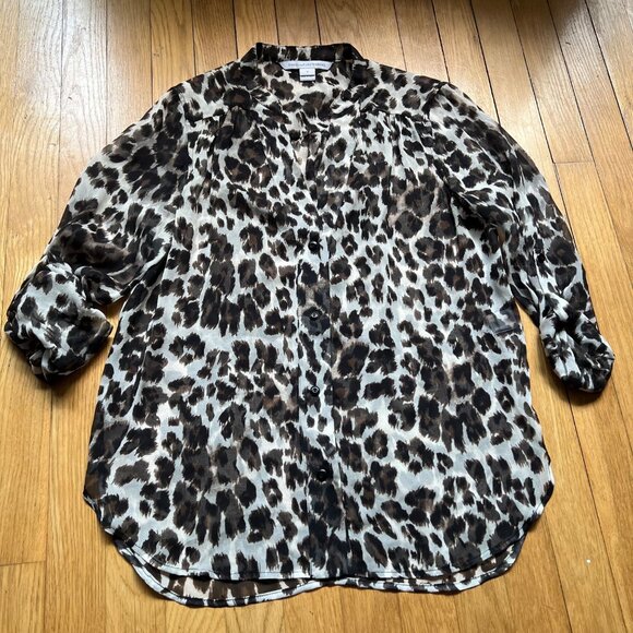 Diane Von Furstenberg Size 2 Leopard Print 100% Silk Chiffon Button-Up Blouse - Picture 7 of 14